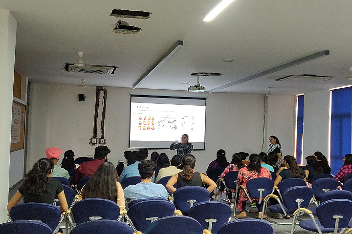 https://cache.careers360.mobi/media/colleges/social-media/media-gallery/40237/2021/9/28/Classroom of YWCA Womens Training institute Delhi_Classroom.png